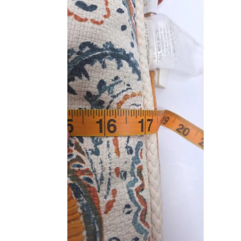 Envogue decorative throw